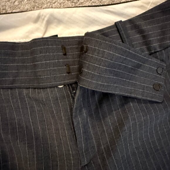 Banana Republic Martin Fit Pinstripe Work Slacks – Slate Gray – Size 6 - Picture 3 of 8